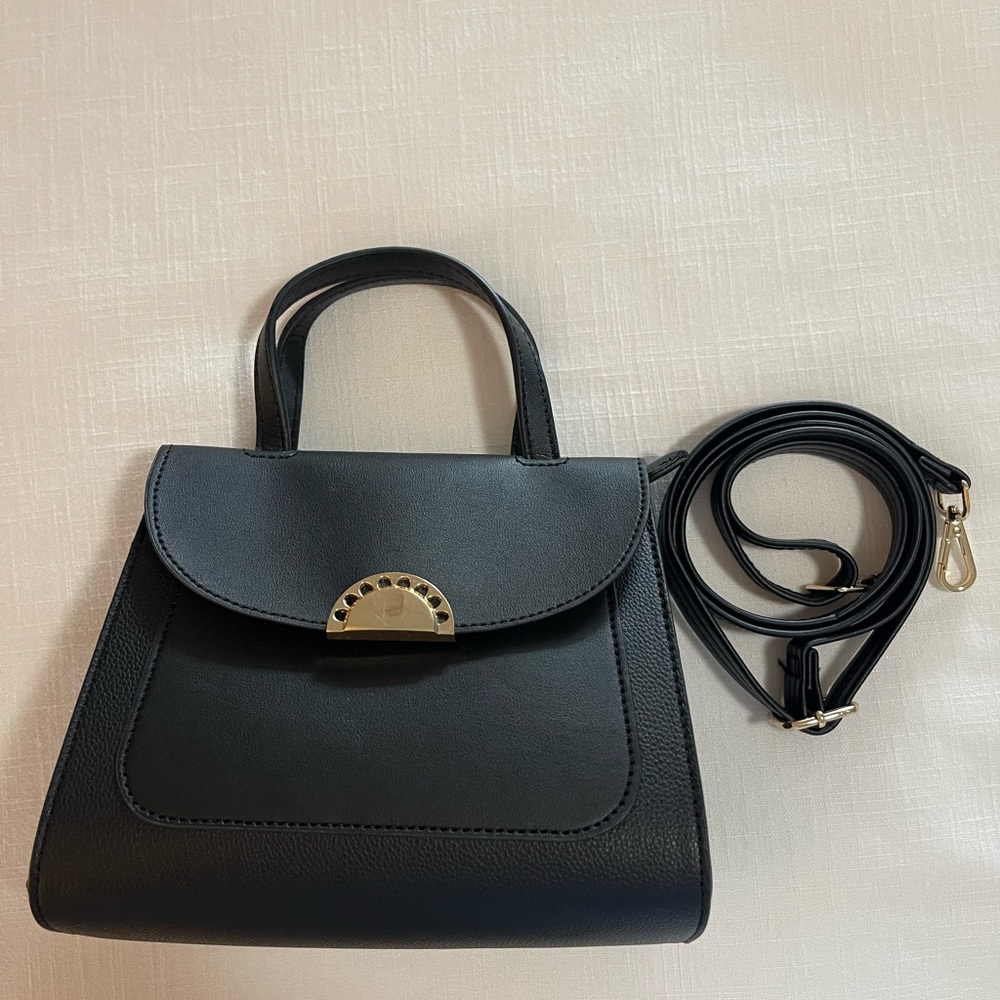 Black Small Hand/Crossbody purse